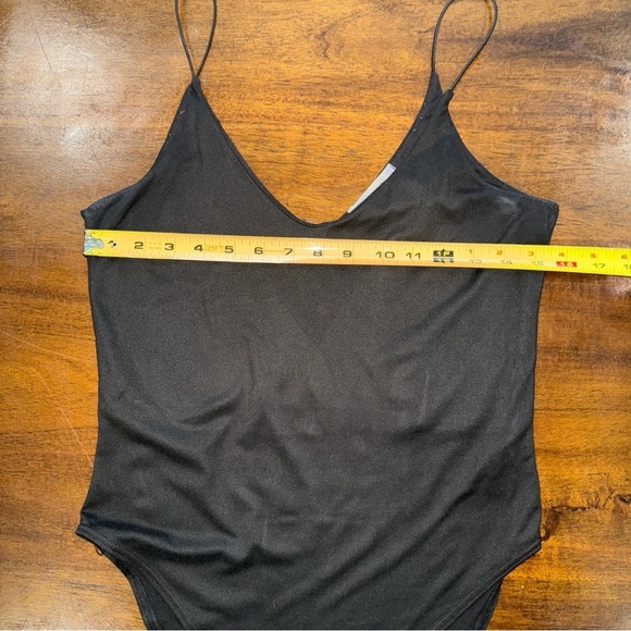 Gaze Womens Bodysuit Size M Black V-Neck Thin Strap Sleeveless Stretch - Picture 7 of 9